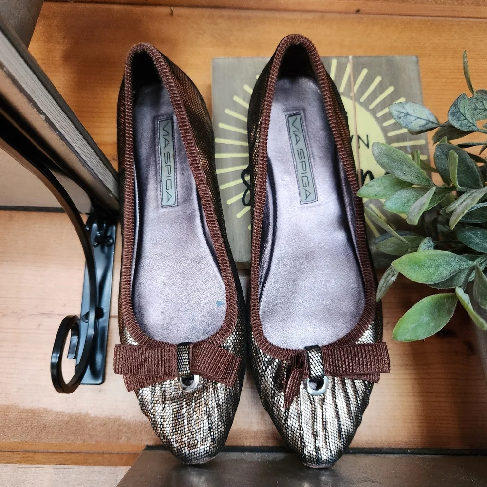 Via Spiga 💜 Ballet Flats Point Toe Gold Brown Metallic Leather Shoes Bow 5.5 M‎